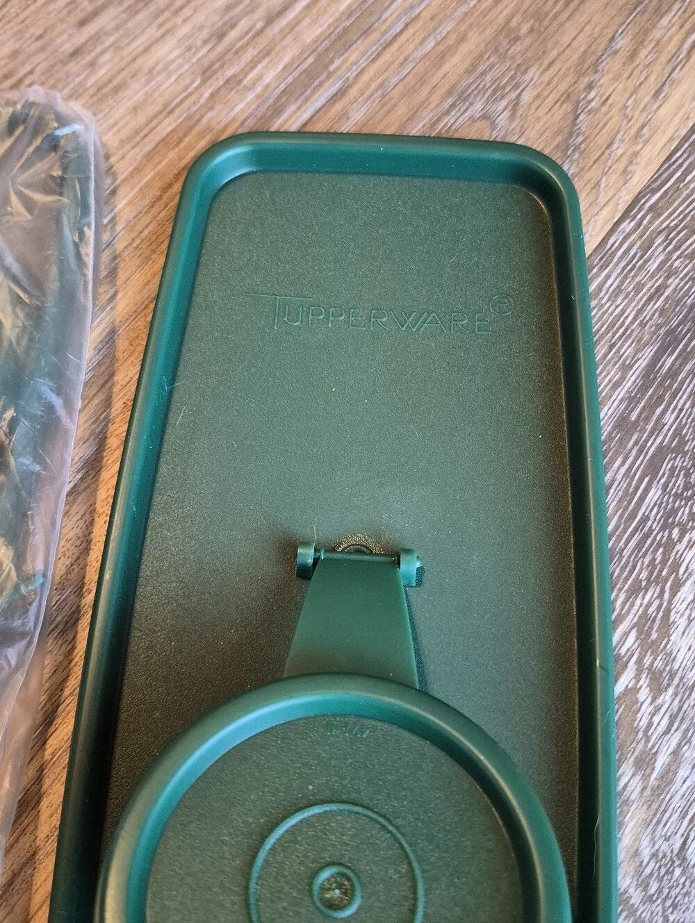 2 Hunter Green Tupperware Super Cereal Storer Replacement Seals